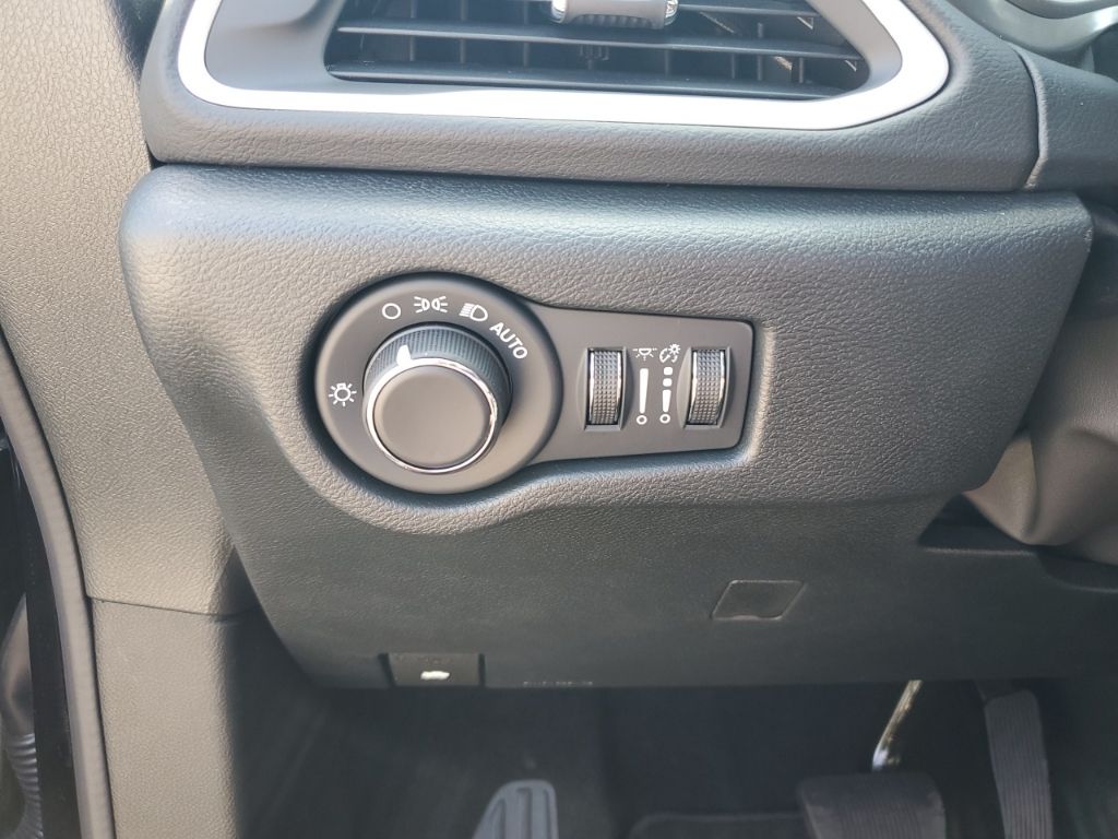 2026 Chrysler Voyager LX photo 29