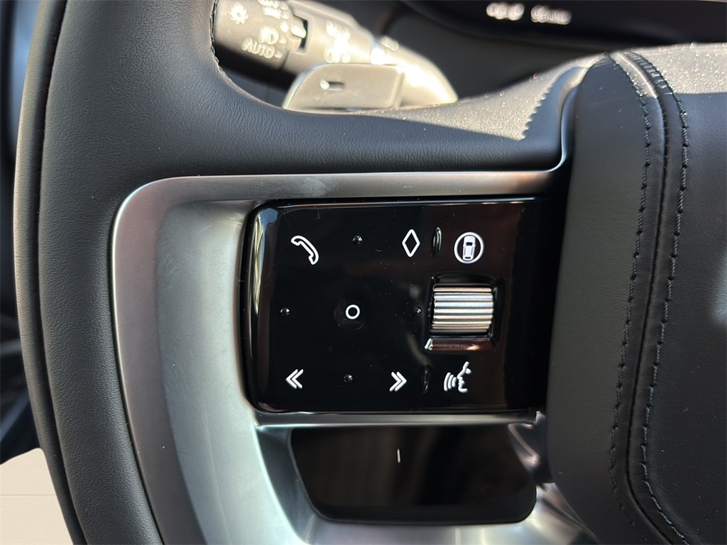 2025 Land Rover Range Rover SE photo 21