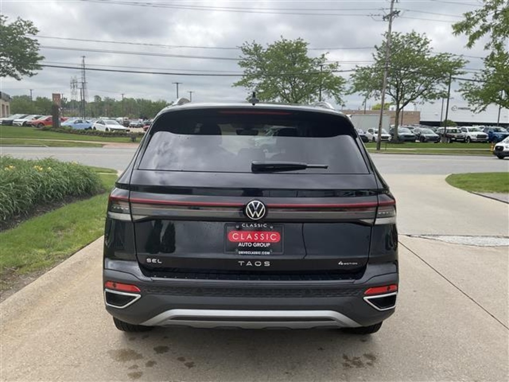 2025 Volkswagen Taos SEL photo 2