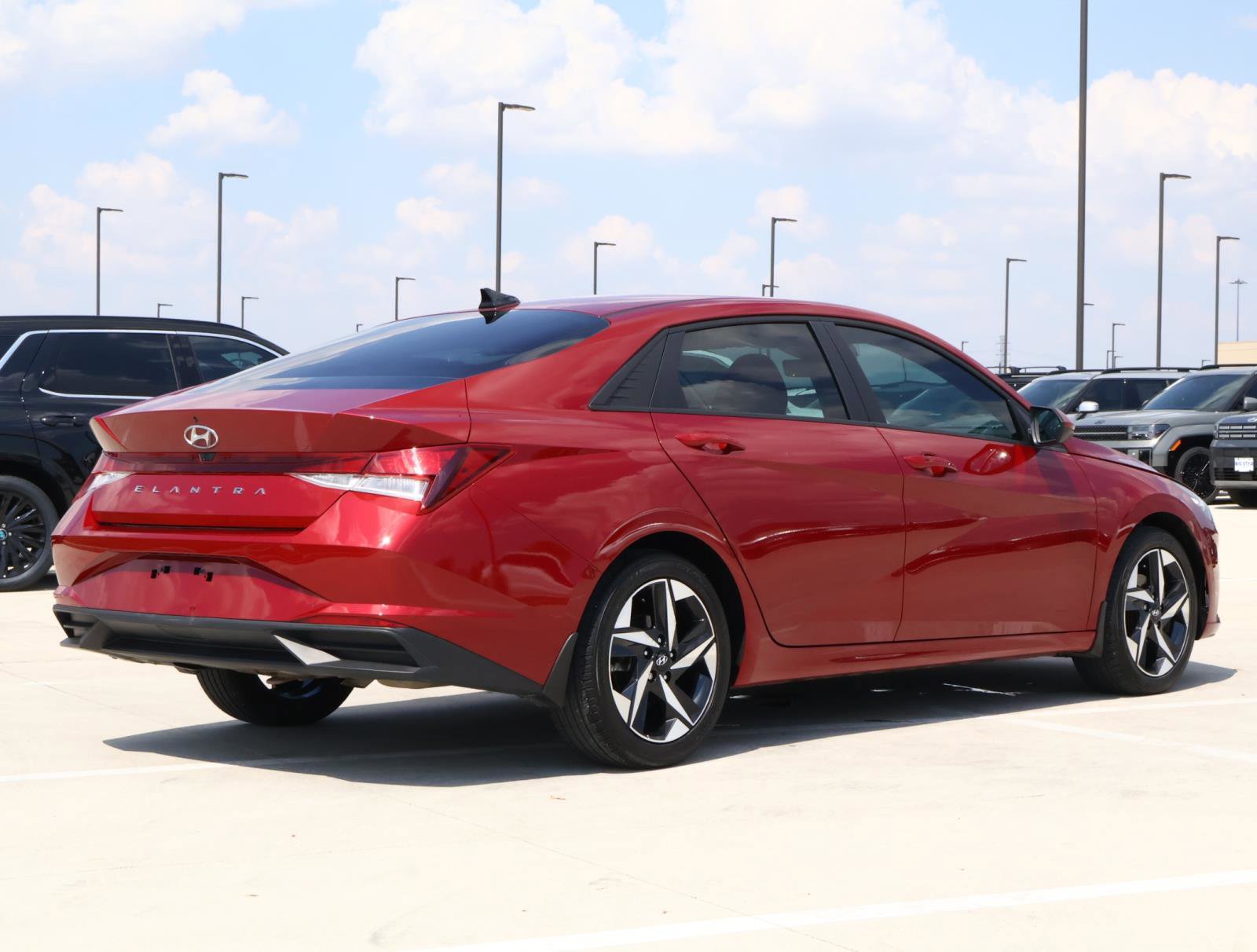 2023 Hyundai Elantra SEL photo 4