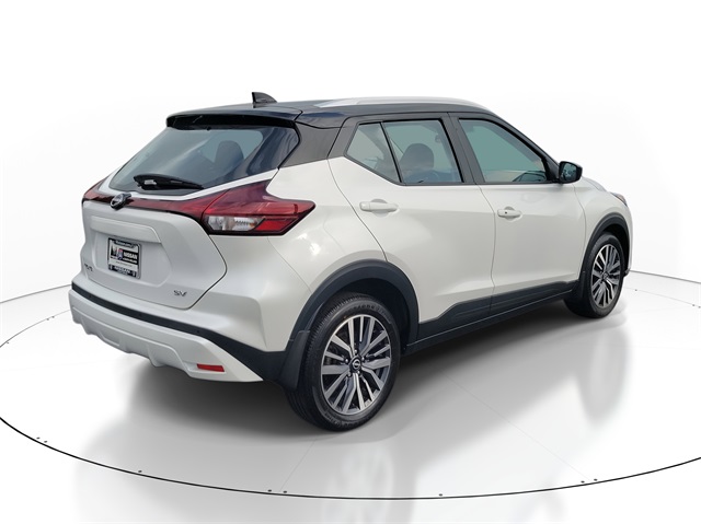 2023 Nissan Kicks SV photo 3