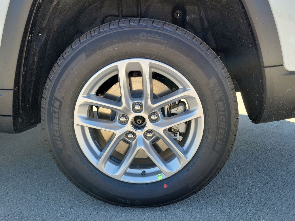 2025 Jeep Grand Cherokee Laredo X photo 13