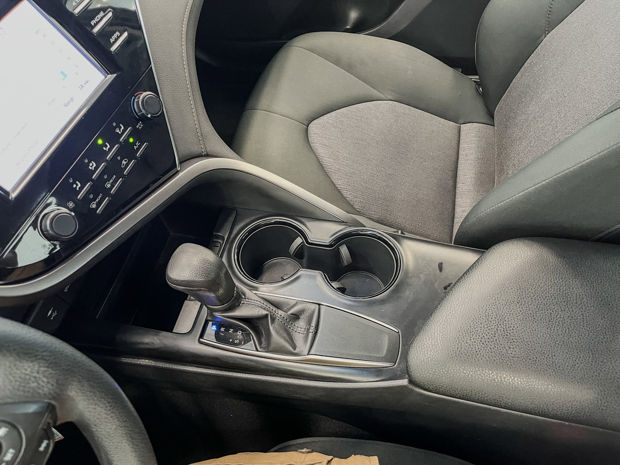 2018 Toyota Camry LE photo 24