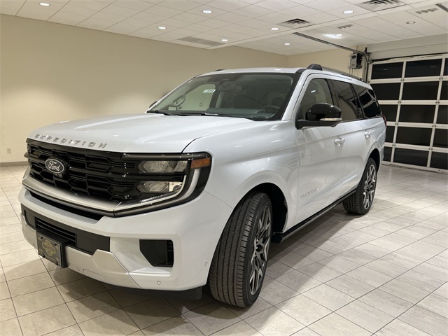 2025 Ford Expedition Platinum's photo