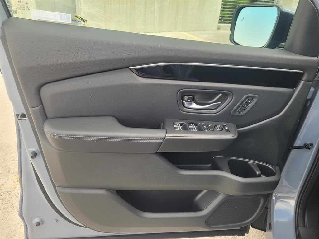 2025 Honda Pilot Touring photo 16
