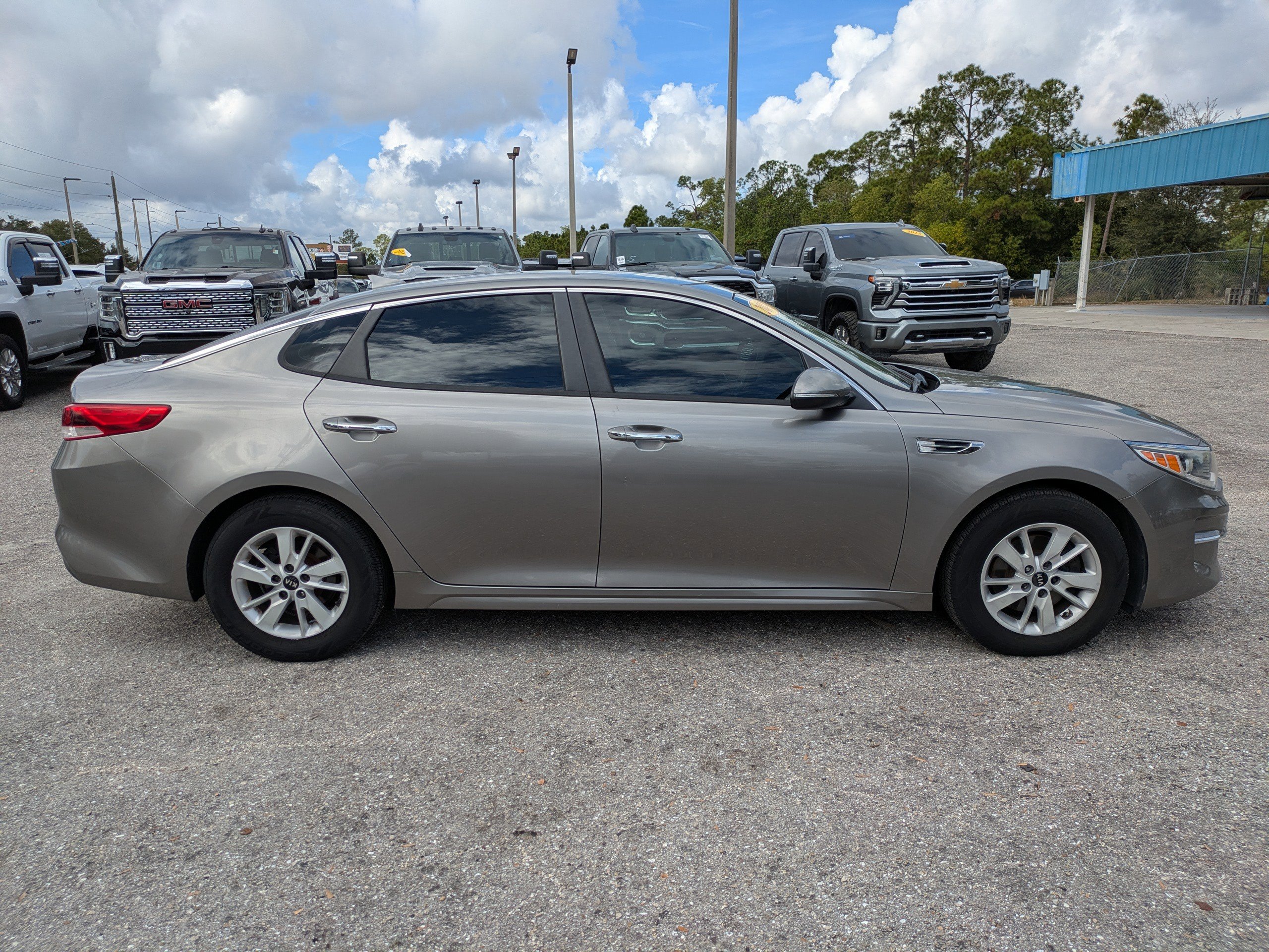 2018 Kia Optima LX photo 3