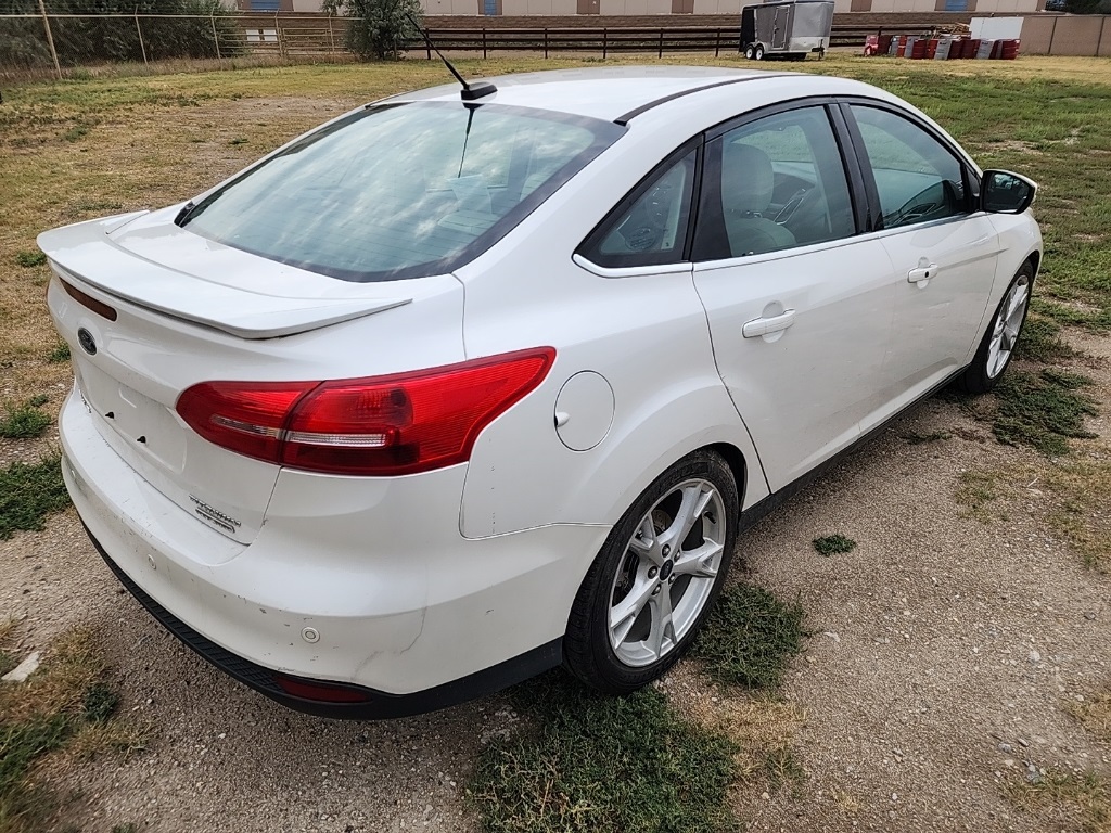 2015 Ford Focus Titanium photo 5