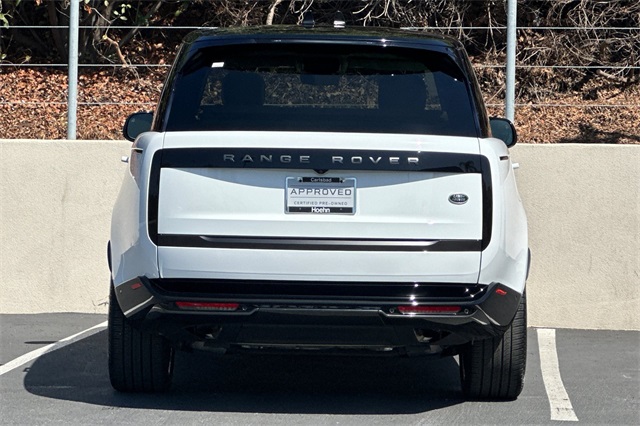 2023 Land Rover Range Rover SE photo 4