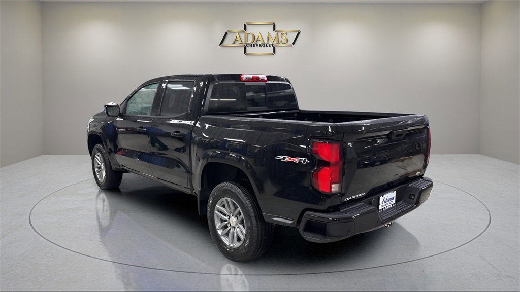 2026 Chevrolet Colorado LT photo 2