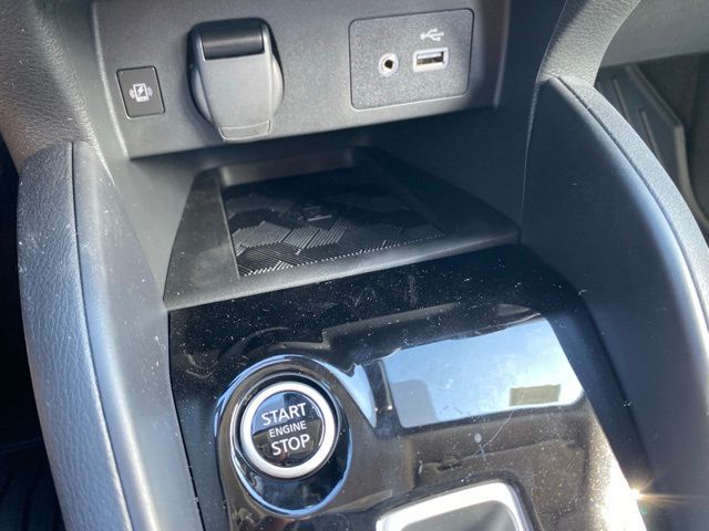 2025 Nissan Versa 1.6 SV photo 14