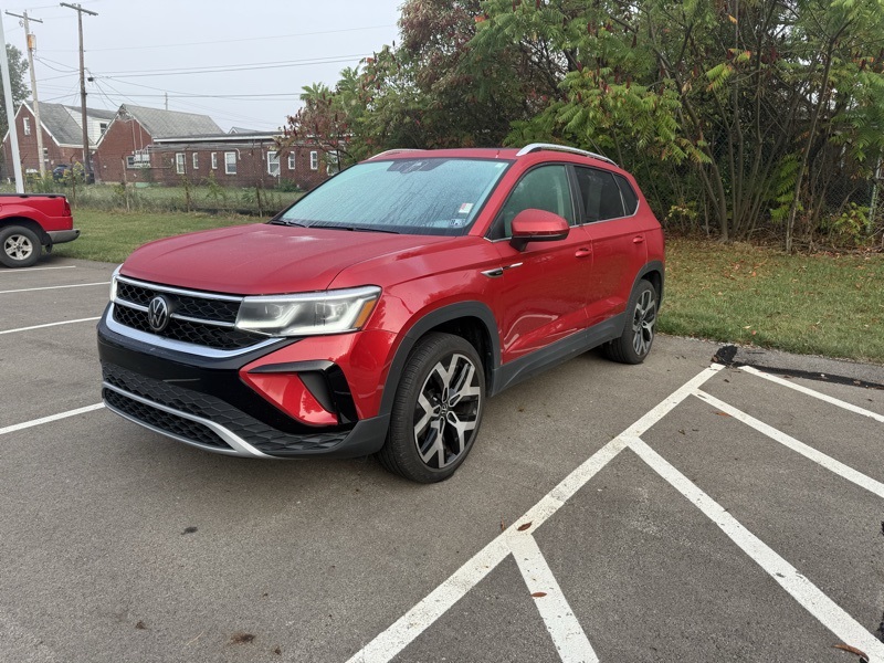 2023 Volkswagen Taos SEL photo 3