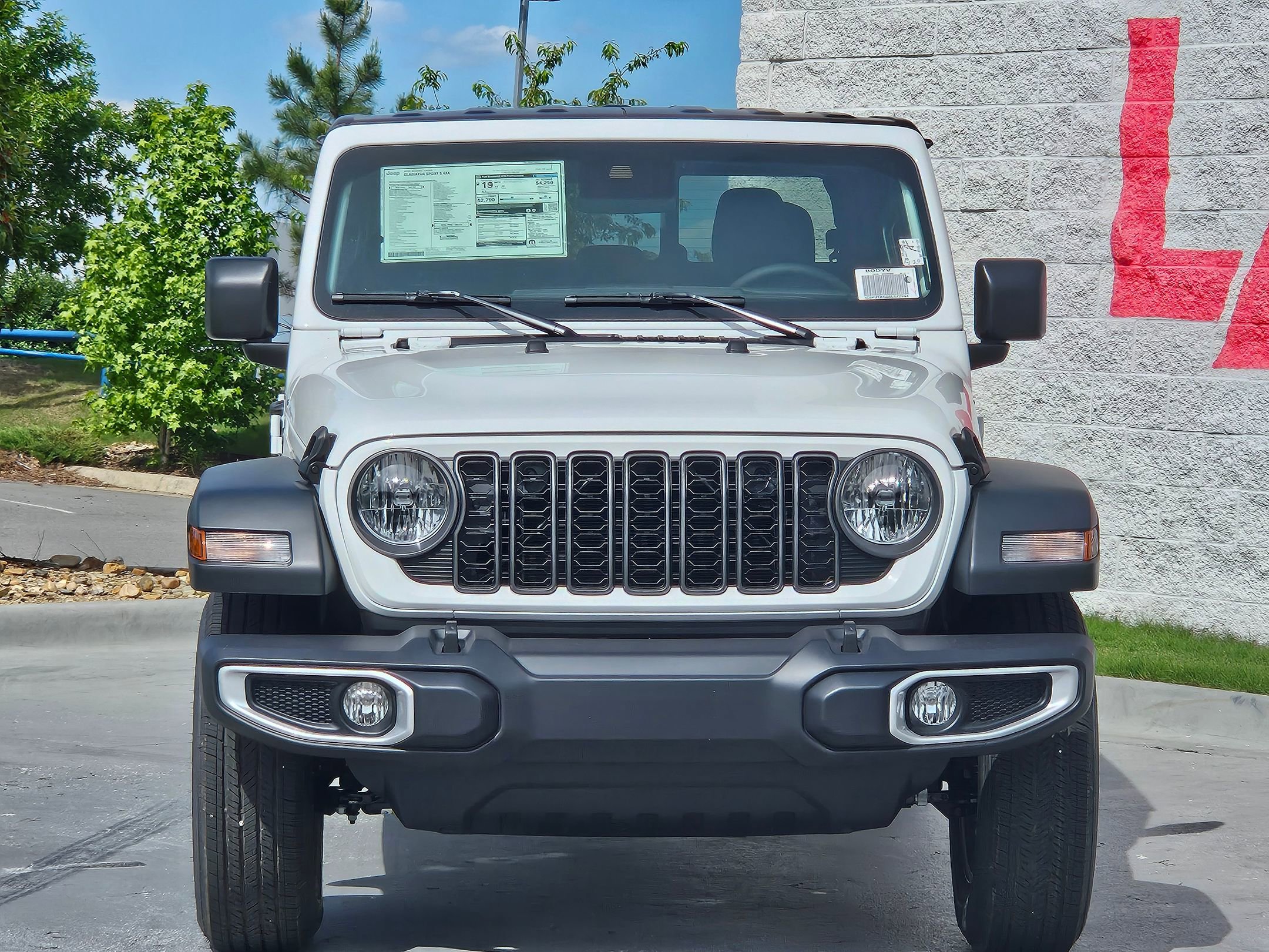 2025 Jeep Gladiator Sport S photo 2