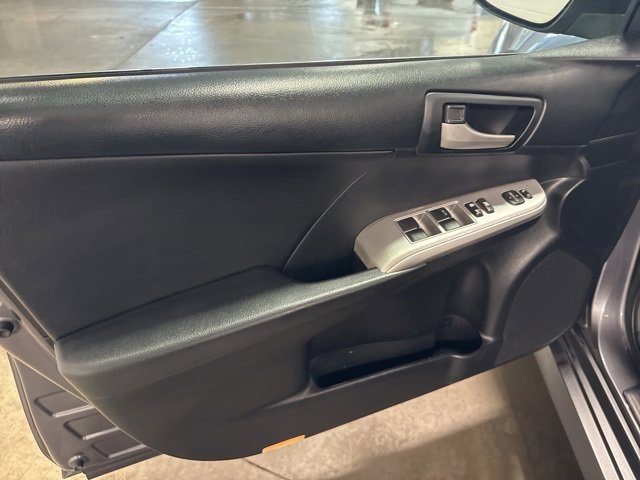 2014 Toyota Camry L photo 8
