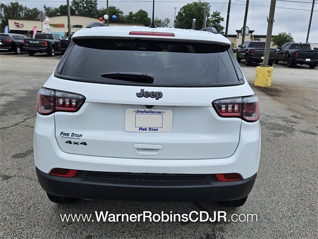 2026 Jeep Compass Latitude Altitude photo 10