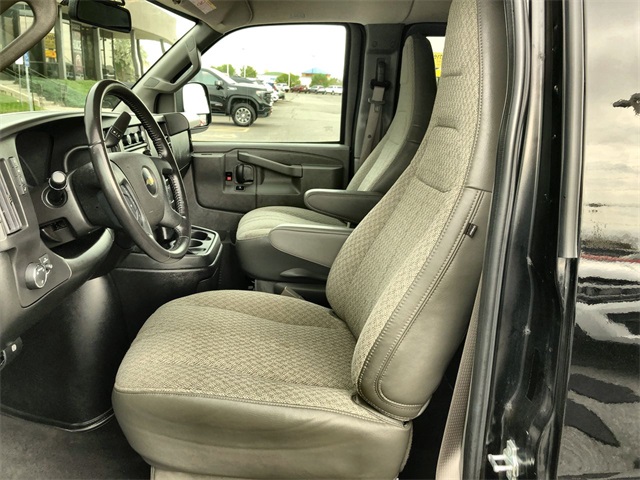 2023 Chevrolet Express 3500 LS photo 3