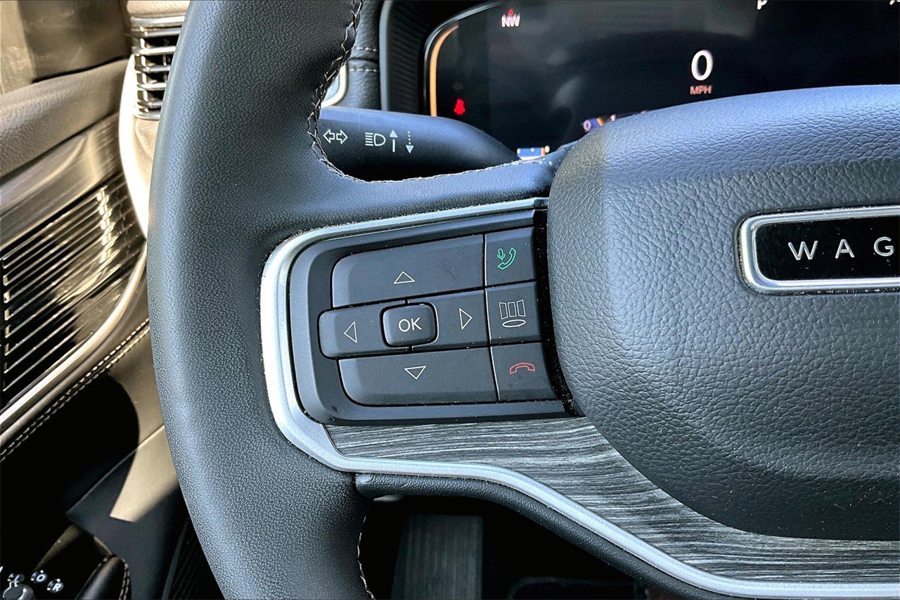 2024 Jeep Wagoneer L Series II photo 26