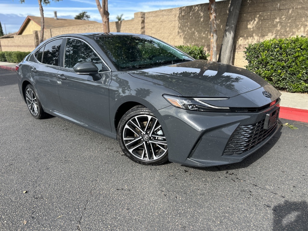 2025 Toyota Camry XLE's photo
