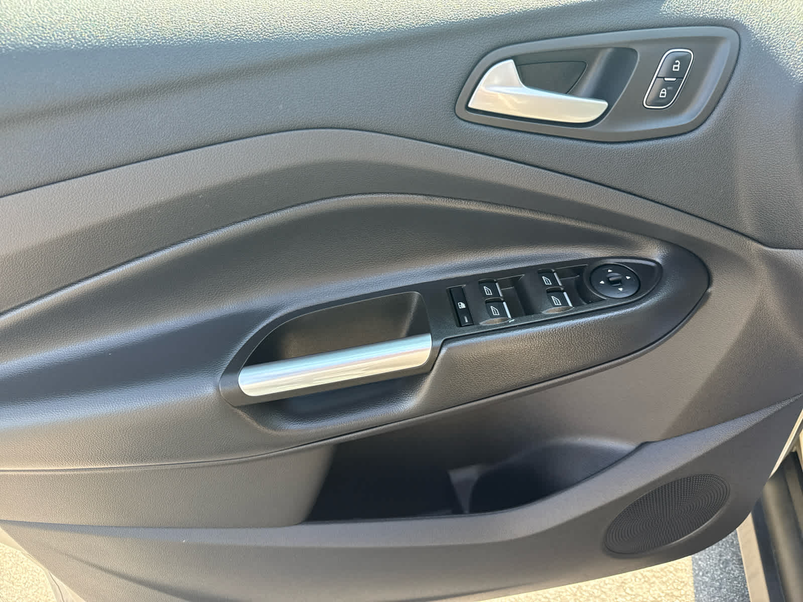 2017 Ford C-Max Hybrid SE photo 10