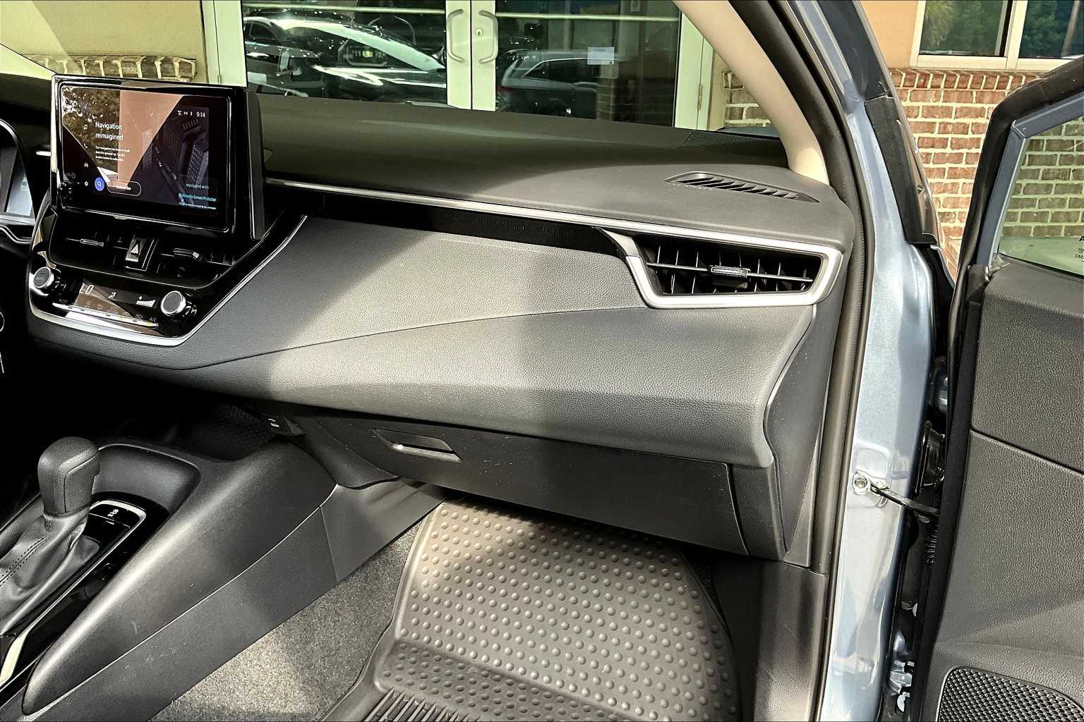 2024 Toyota Corolla LE photo 33