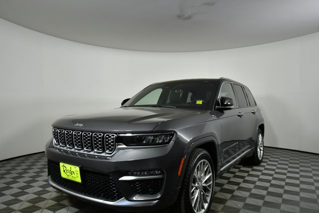 2022 Jeep Grand Cherokee Summit photo 5