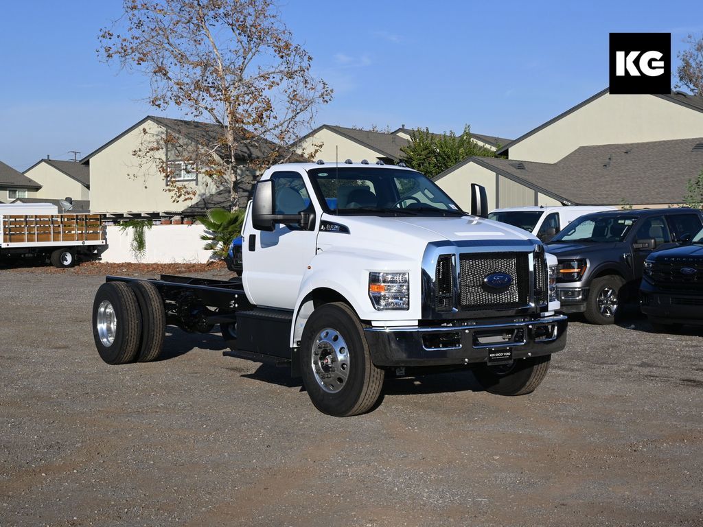 Ford F-650-750 Base's photo