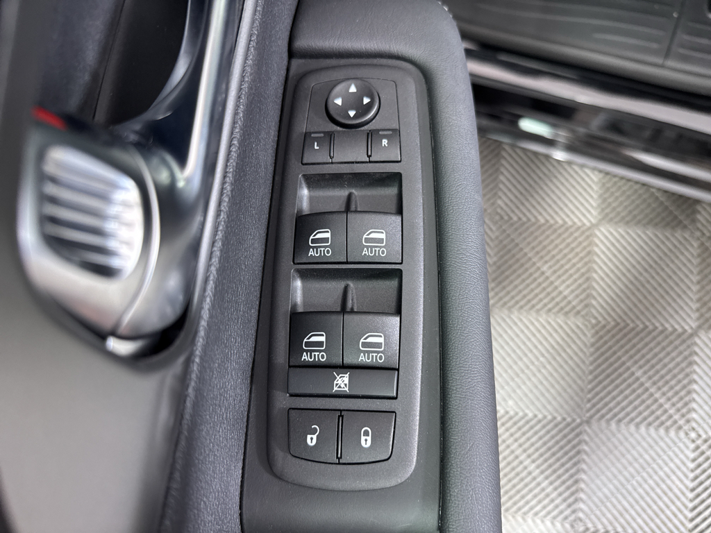 2026 Chrysler Pacifica photo 25
