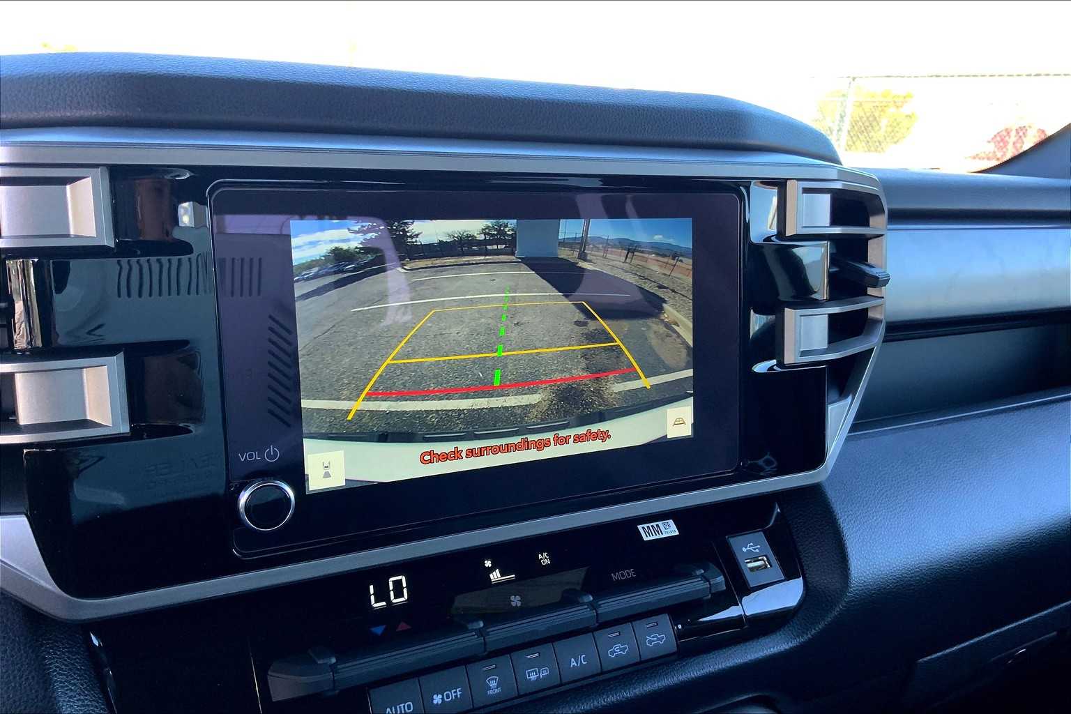 2025 Toyota Tundra SR5 CrewMax photo 25