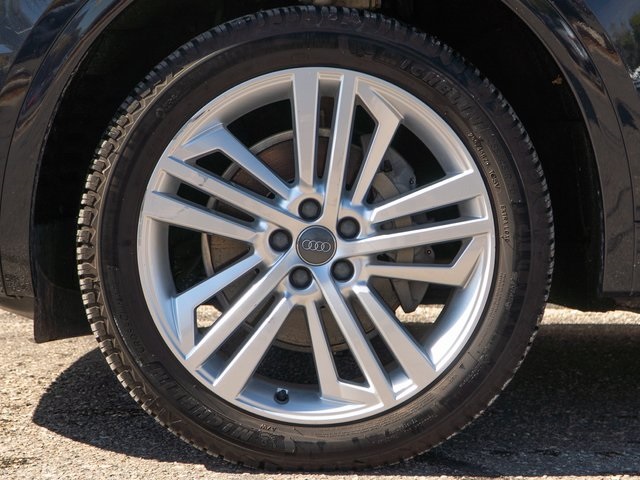 2018 Audi Q5 2.0T Premium Plus photo 9
