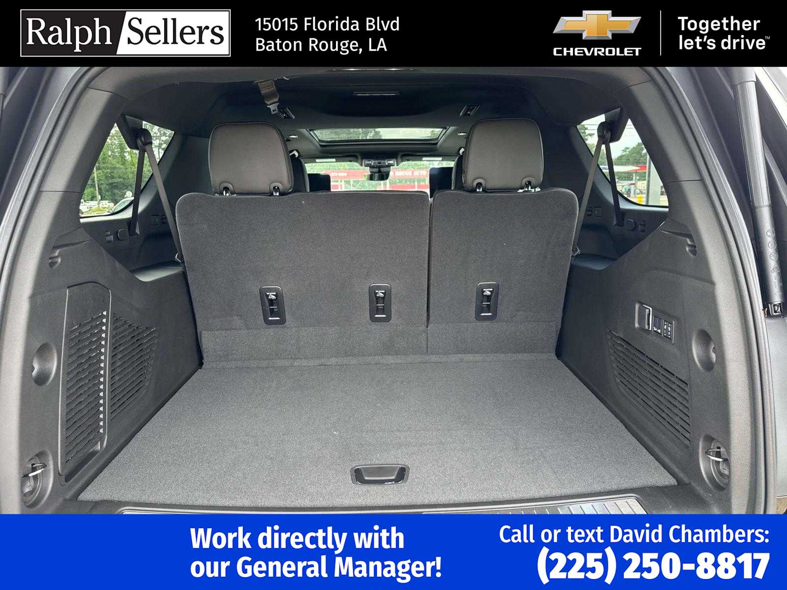 2025 Chevrolet Suburban Premier photo 4