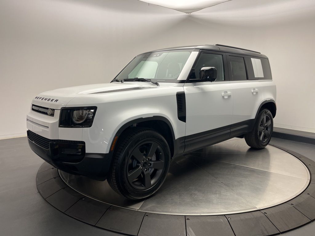 2026 Land Rover Defender S's photo