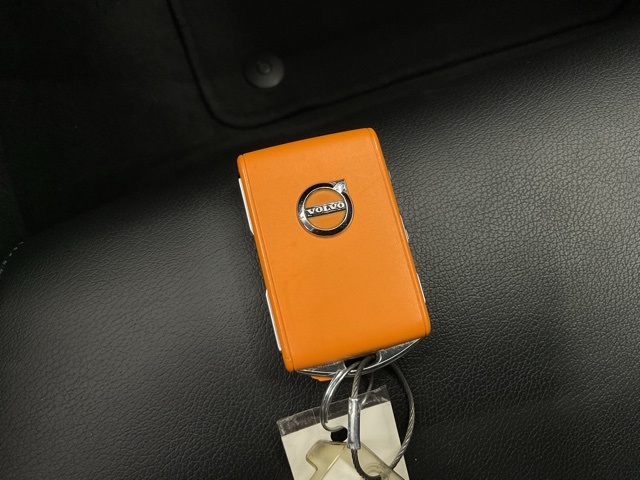 Used 2024 Gray Volvo B5 Core Dark Theme image 27