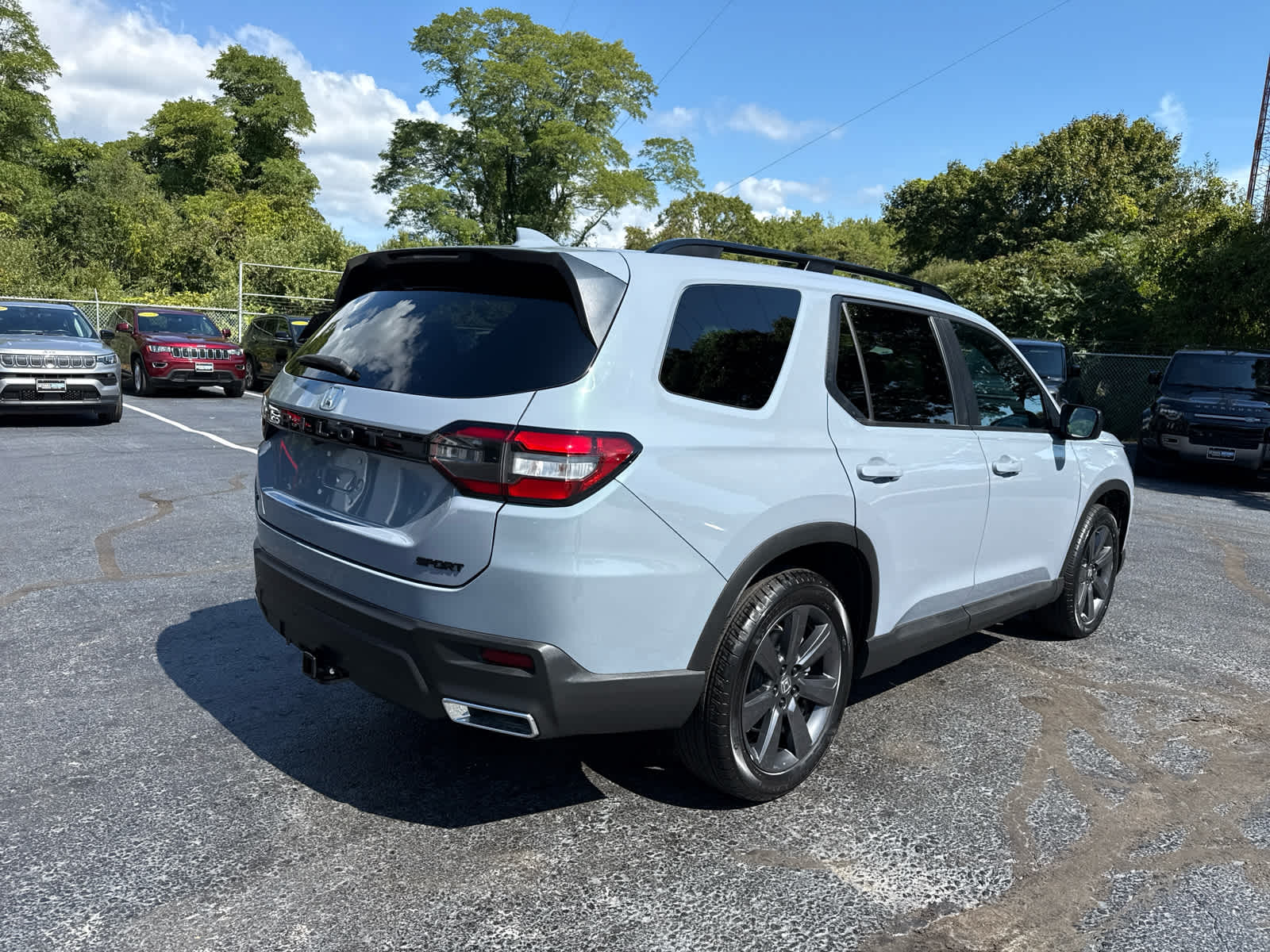 2025 Honda Pilot Sport photo 2