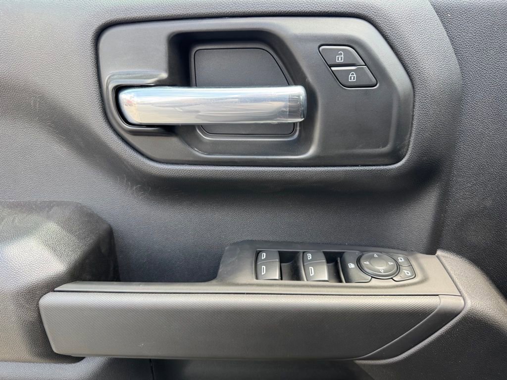 2025 Chevrolet Silverado 1500 Custom photo 24