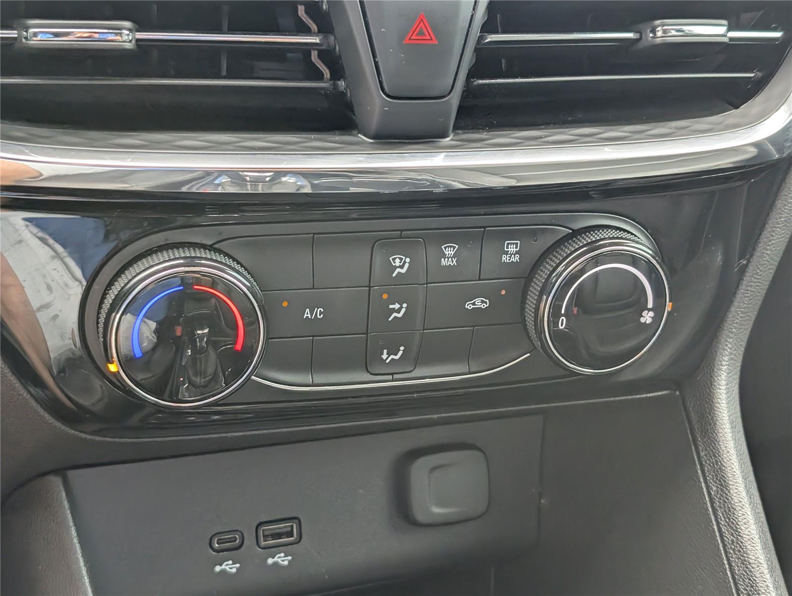 2024 Buick Encore GX Sport Touring photo 15