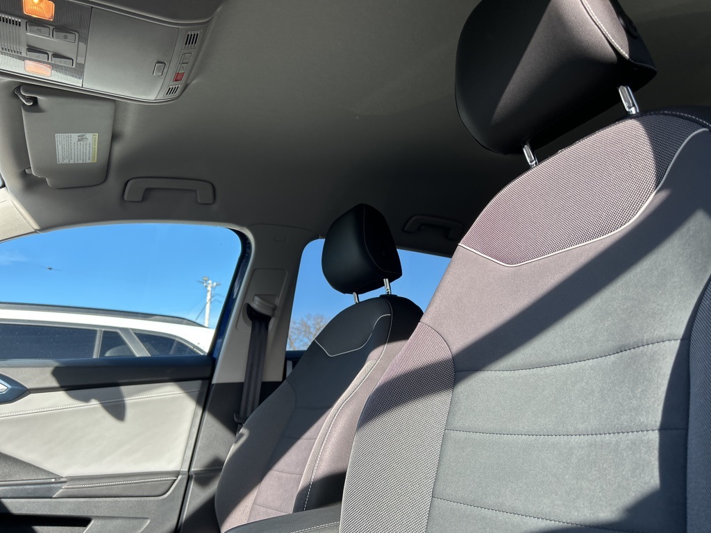 2024 Volkswagen Taos SE photo 4