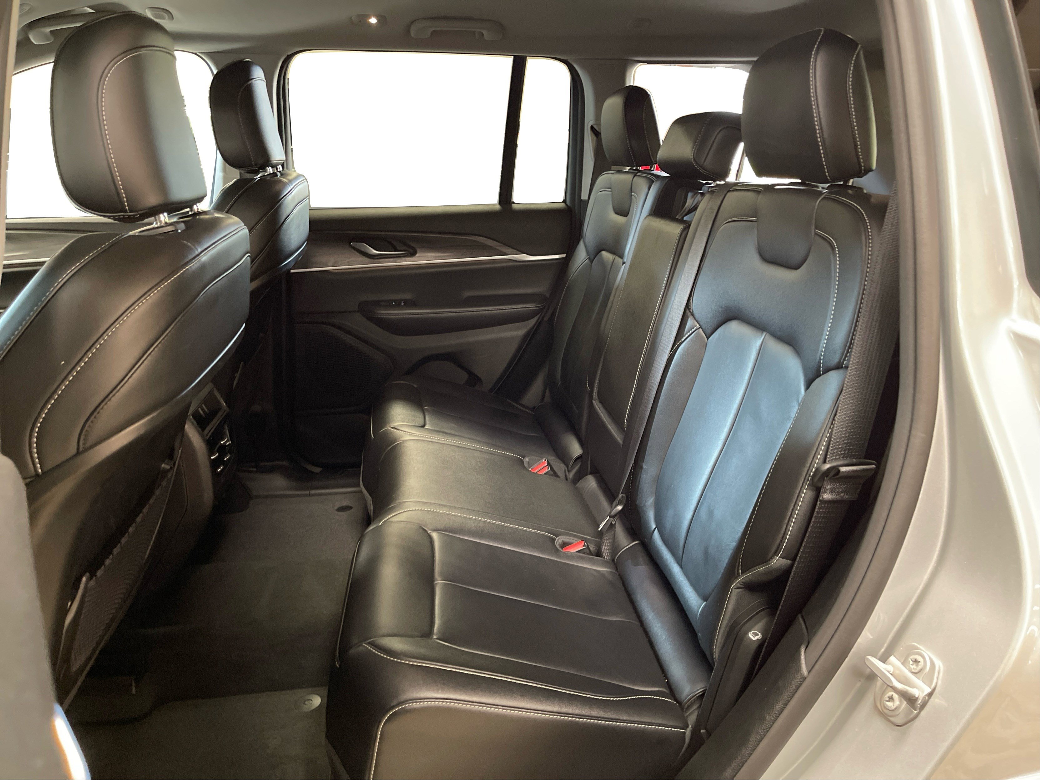 2023 Jeep Grand Cherokee Limited photo 14