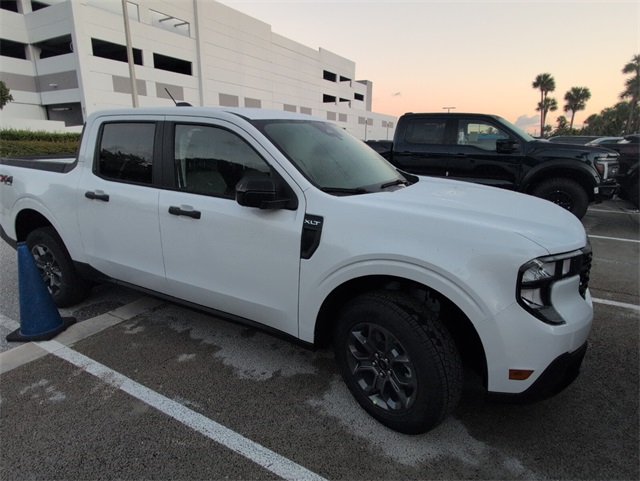 2025 Ford Maverick XLT photo 2
