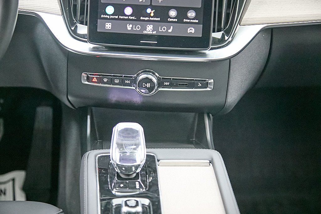 2026 VOLVO XC90 - Image 29