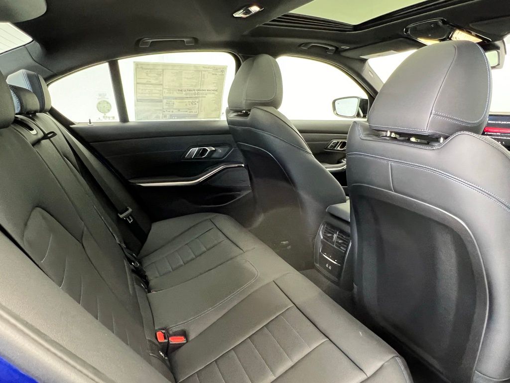 New 2025 Portimao Blue Metallic BMW M340i image 9