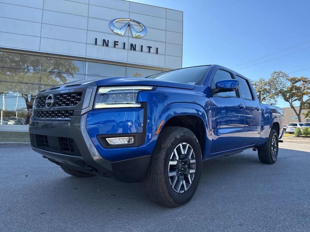 2025 Nissan Frontier SL's photo