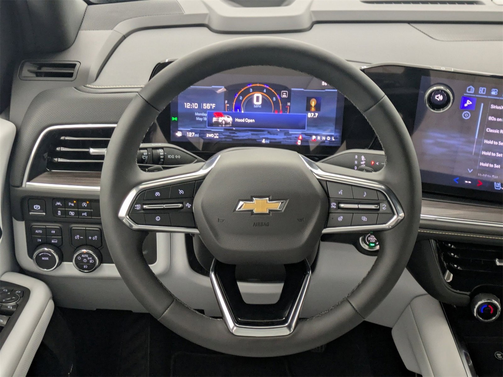 2025 Chevrolet Suburban Premier photo 21