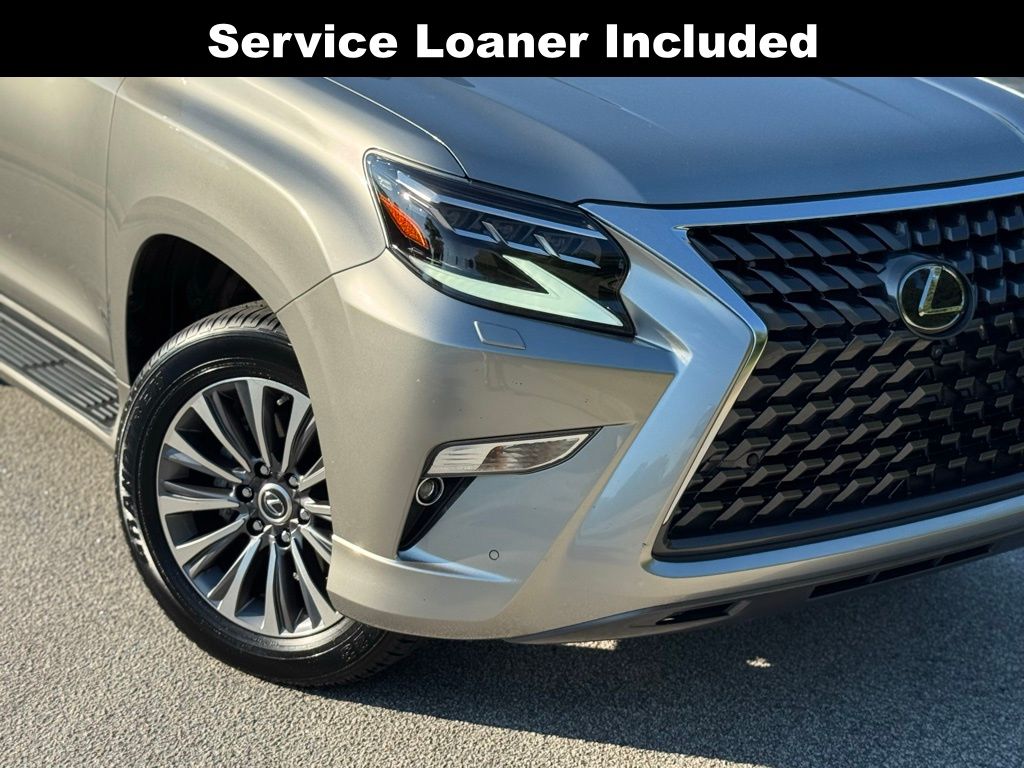 2023 Lexus GX 460 Luxury photo 3