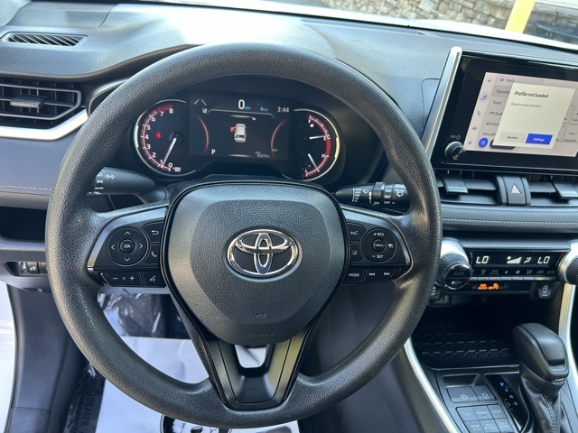2023 Toyota RAV4 XLE photo 20