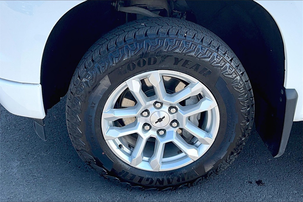 2023 Chevrolet Silverado 1500 RST photo 8