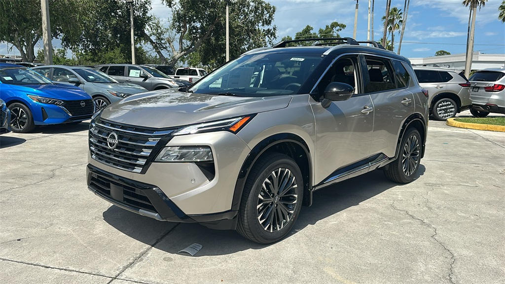 2026 Nissan Rogue Platinum photo 3