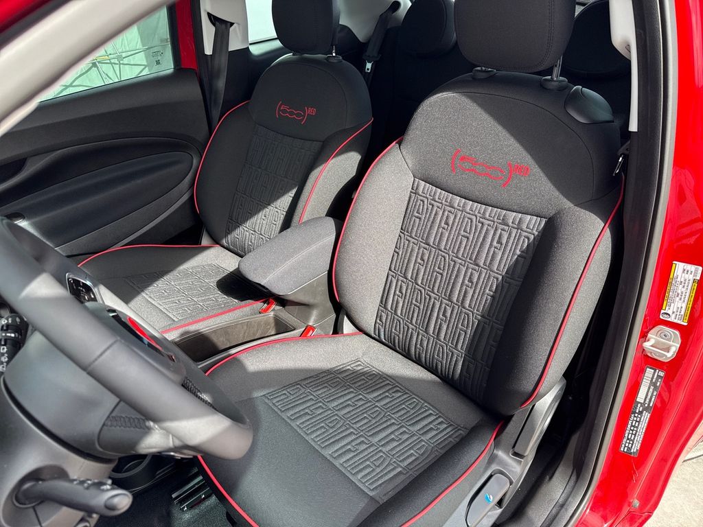 2024 Fiat 500e Red photo 10
