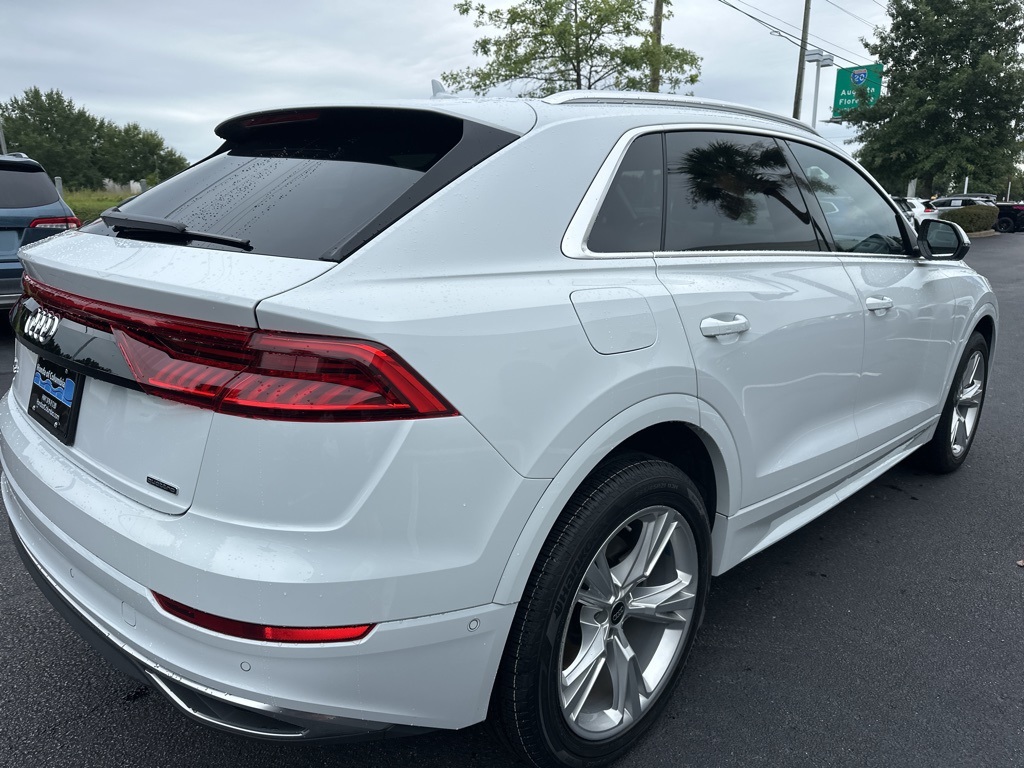2023 Audi Q8 55 Premium Plus photo 3