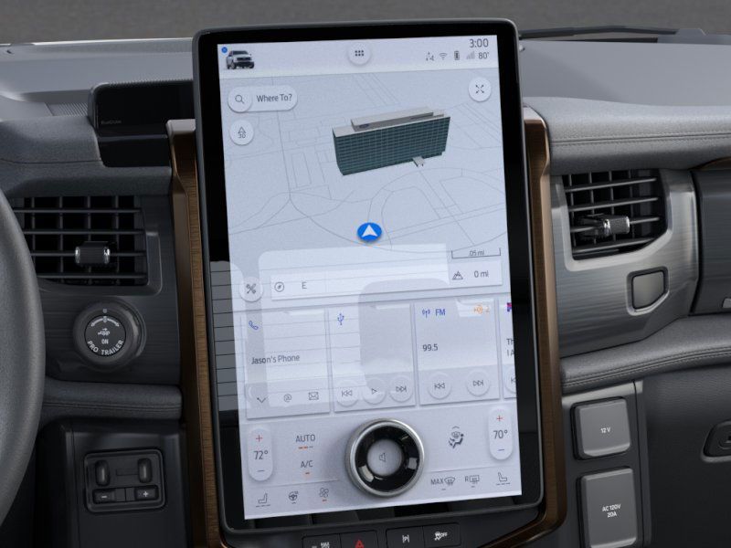 2025 Ford F-150 Lightning Lariat photo 14