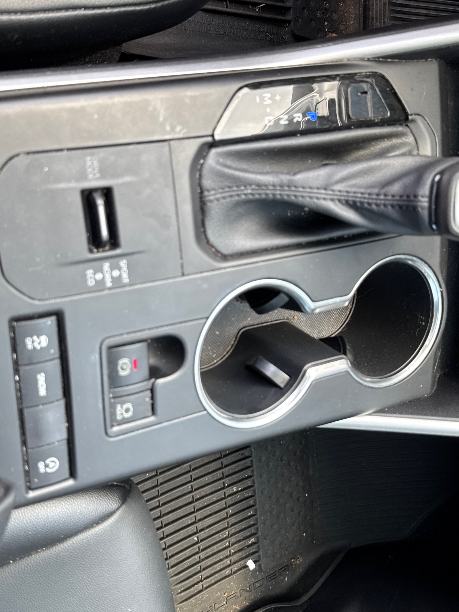 2021 Toyota Highlander XLE photo 24