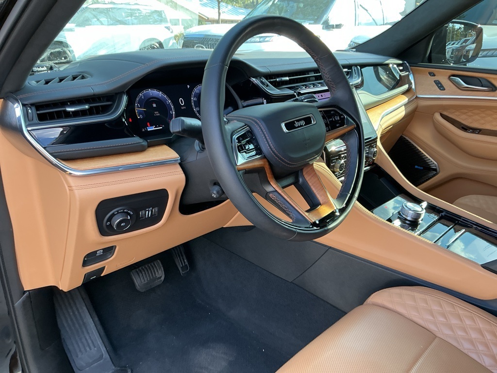 2024 Jeep Grand Cherokee Summit photo 23